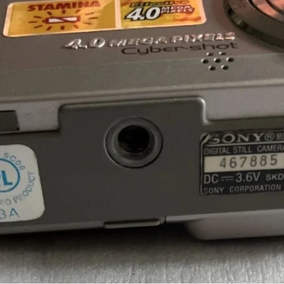 Sony Digital Camera Cybershot DSC-P9 4.0MP SilverWith Manuals